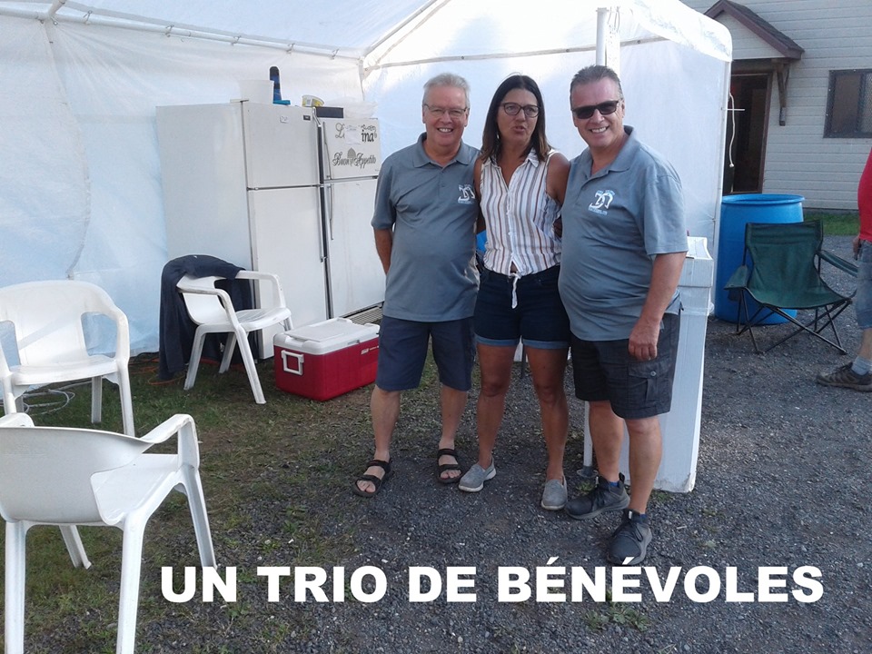 Trio de bénévoles: Pierre, Johanne et Sylvain.