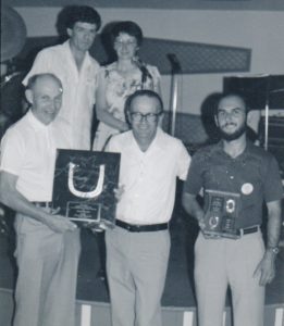 Quelques bénévoles du Championnat Canadien 1981 (Fernand est entouré de Jack Adams et Rick Lebel).