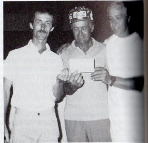 Paul Rouleau champion en simple 1984 et Marcel Gariépy (à droite).