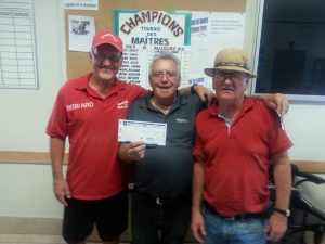 Tournoi des Maîtres: Bernard Bouchard et Alain Arseneault (félicités par Jacques Tremblay)